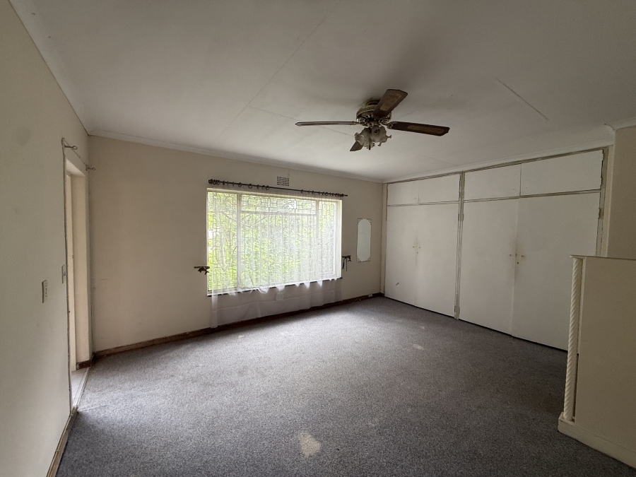 8 Bedroom Property for Sale in Kromdraai AH Gauteng