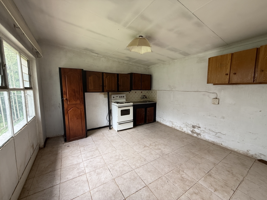 8 Bedroom Property for Sale in Kromdraai AH Gauteng