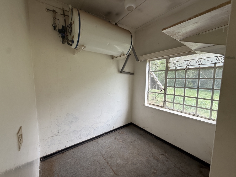 8 Bedroom Property for Sale in Kromdraai AH Gauteng