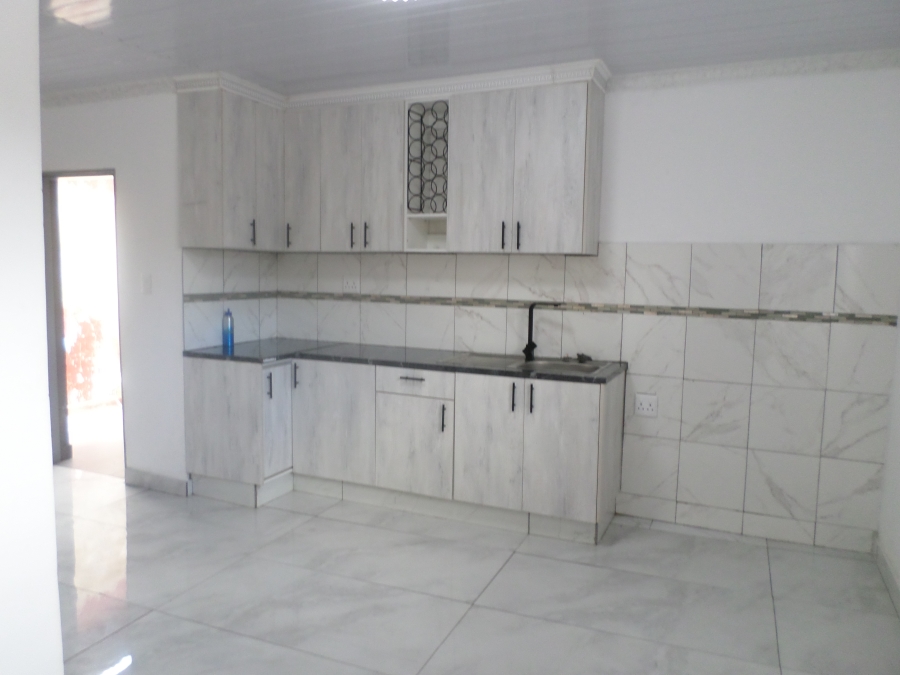 To Let 1 Bedroom Property for Rent in Coronationville Gauteng