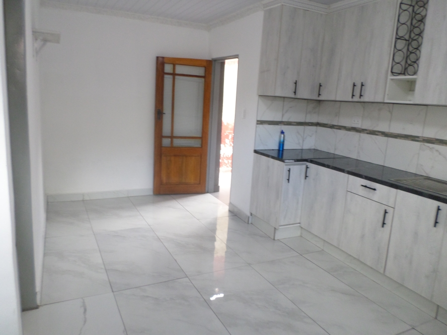 To Let 1 Bedroom Property for Rent in Coronationville Gauteng