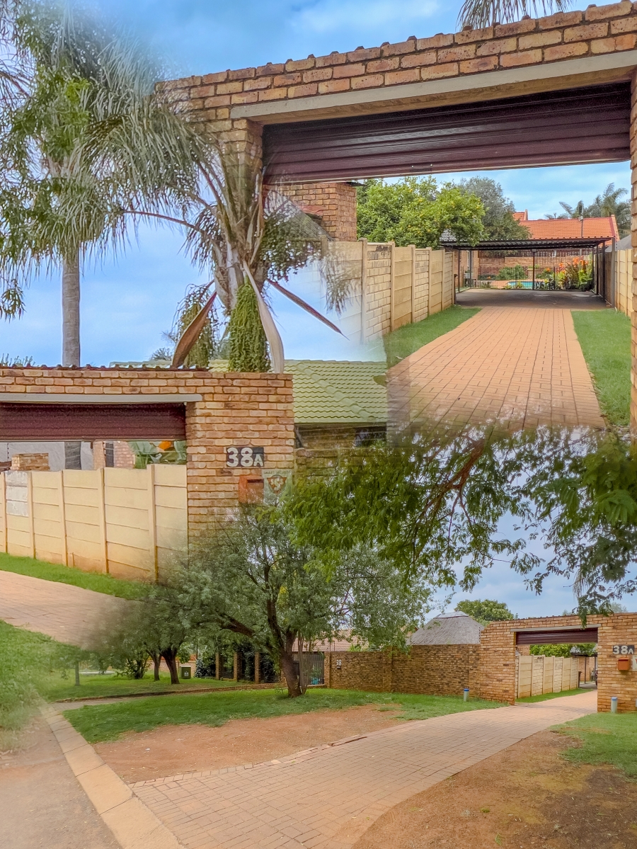 4 Bedroom Property for Sale in Glen Marais Gauteng