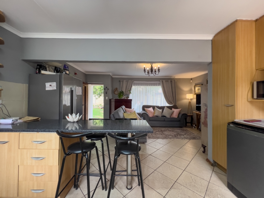 4 Bedroom Property for Sale in Glen Marais Gauteng
