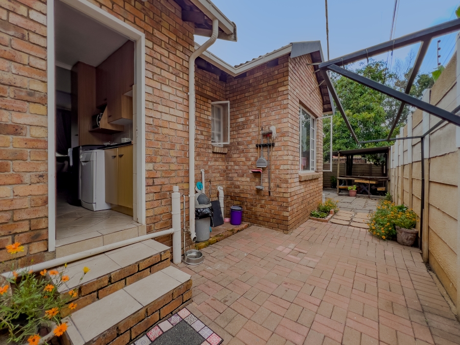 4 Bedroom Property for Sale in Glen Marais Gauteng