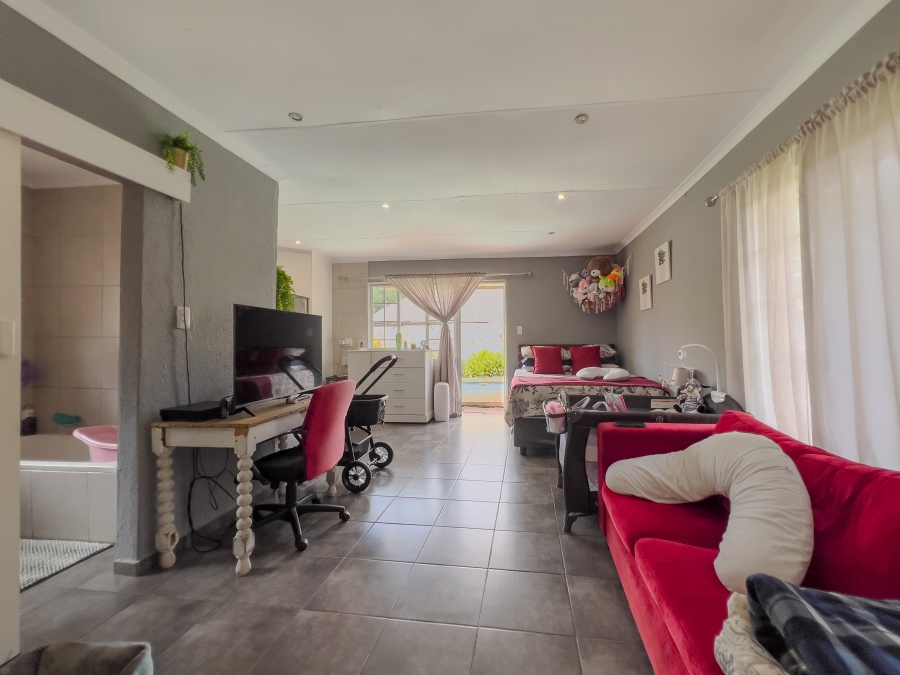 4 Bedroom Property for Sale in Glen Marais Gauteng