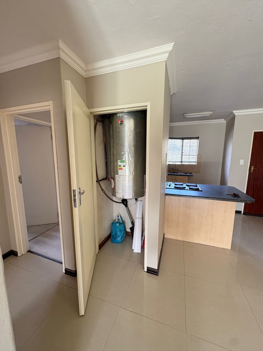 2 Bedroom Property for Sale in Erand Gardens Gauteng