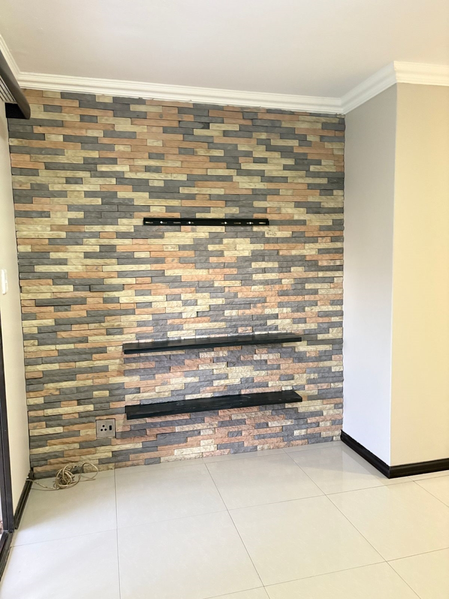 2 Bedroom Property for Sale in Erand Gardens Gauteng