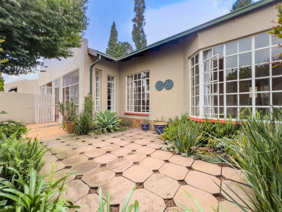 2 Bedroom Property for Sale in Glen Marais Gauteng