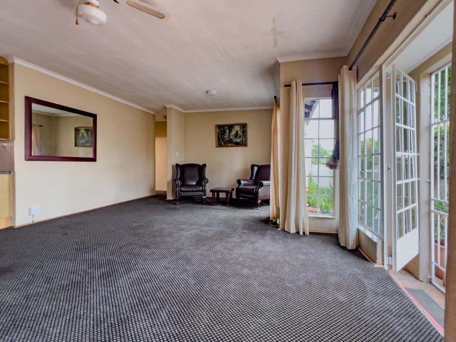 2 Bedroom Property for Sale in Glen Marais Gauteng