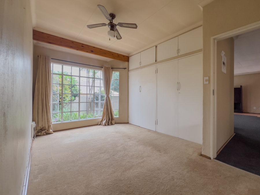 2 Bedroom Property for Sale in Glen Marais Gauteng