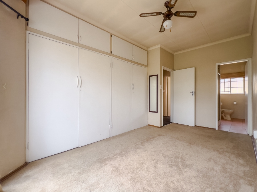 2 Bedroom Property for Sale in Glen Marais Gauteng