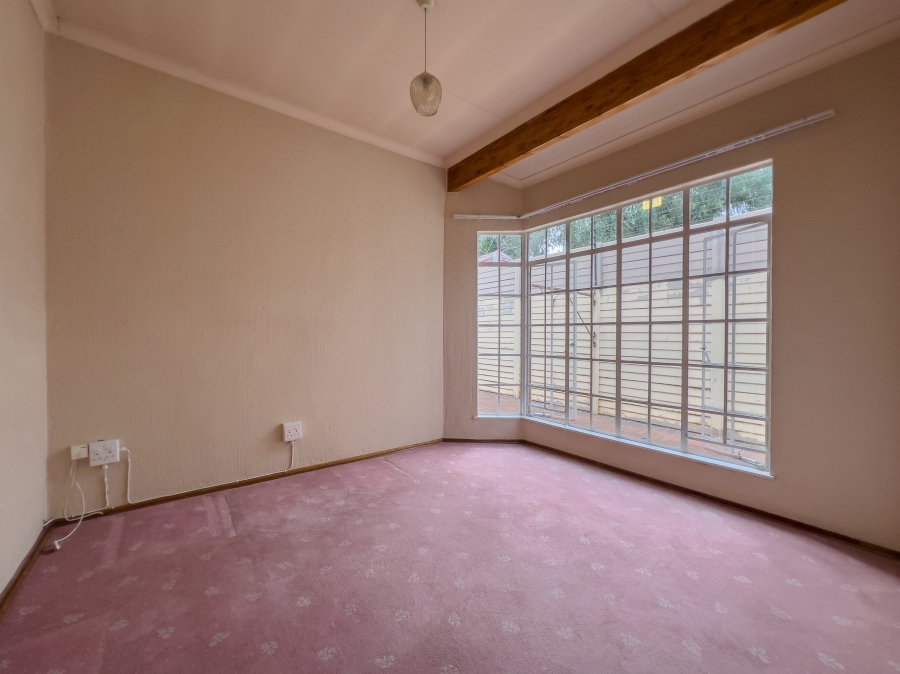 2 Bedroom Property for Sale in Glen Marais Gauteng