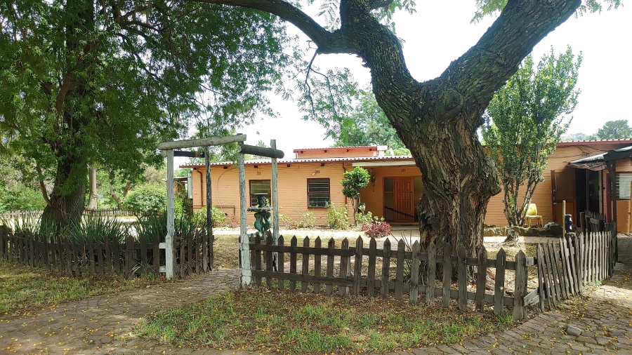 4 Bedroom Property for Sale in Glen Austin Gauteng