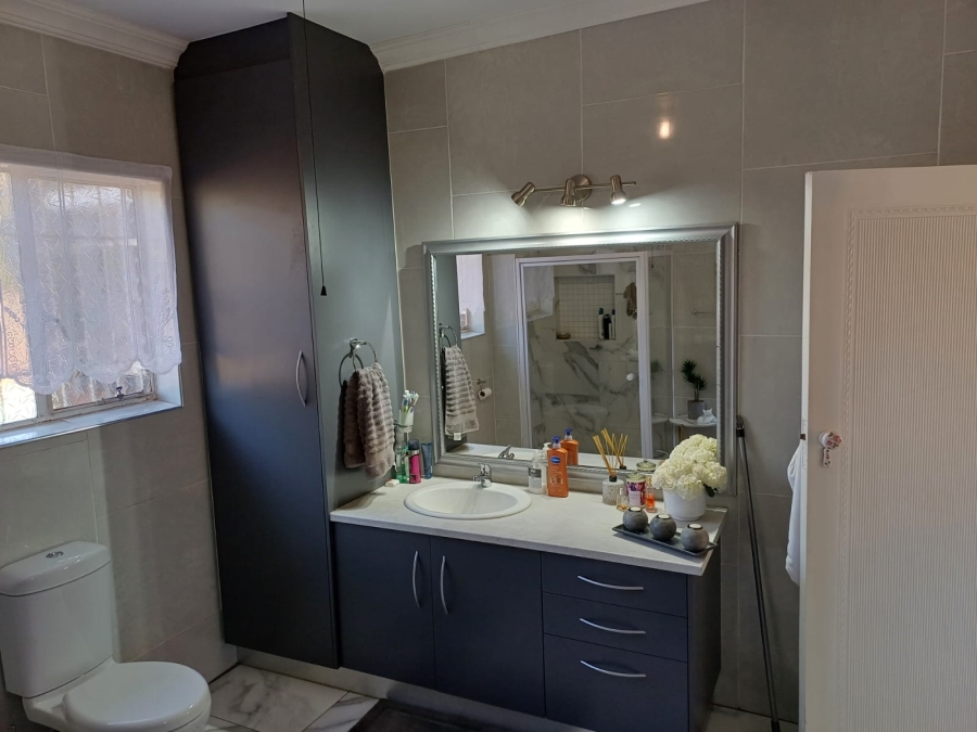 3 Bedroom Property for Sale in Mantevrede Gauteng