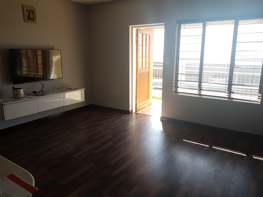 To Let 2 Bedroom Property for Rent in Constantia Kloof Gauteng