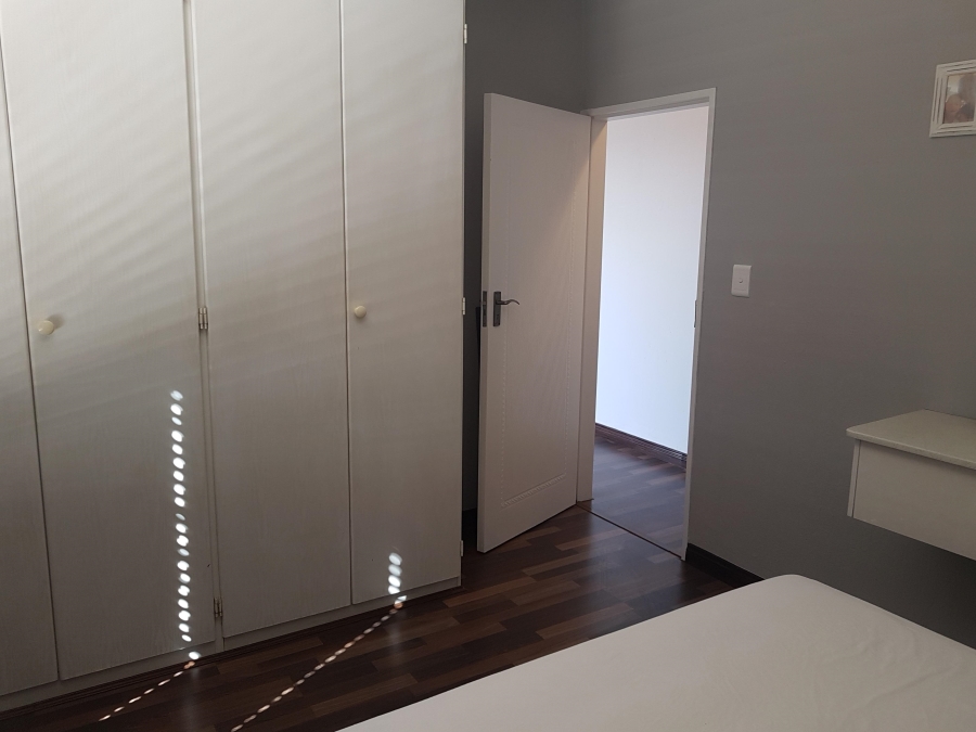 To Let 2 Bedroom Property for Rent in Constantia Kloof Gauteng