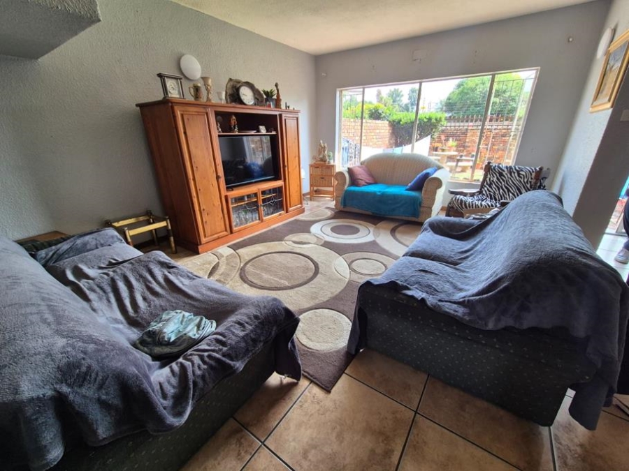 3 Bedroom Property for Sale in Brackenhurst Gauteng