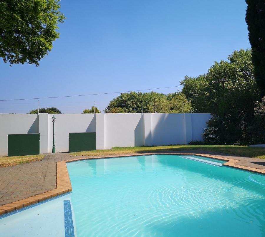 2 Bedroom Property for Sale in Dunkeld West Gauteng