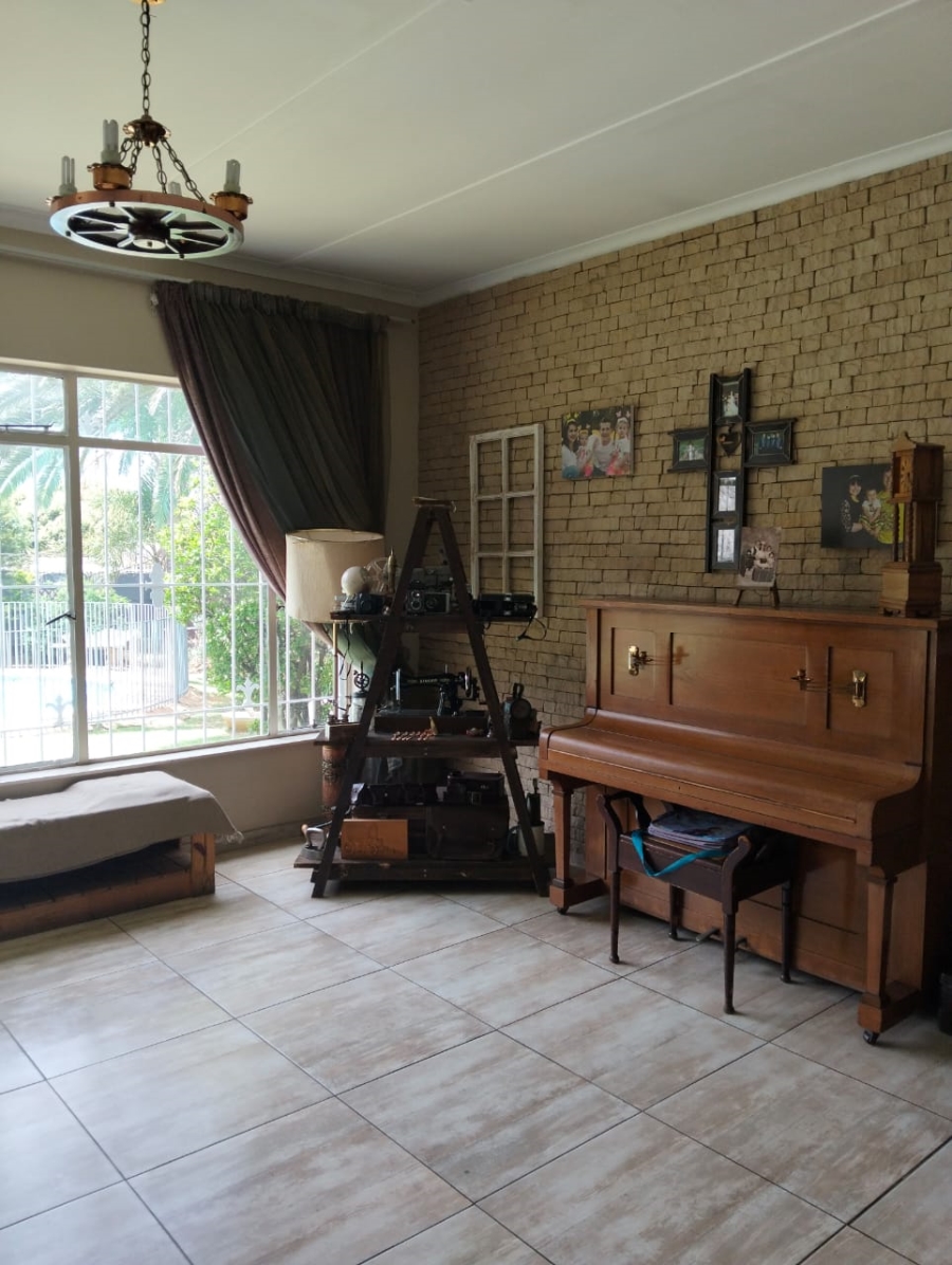 7 Bedroom Property for Sale in Lambton Gauteng