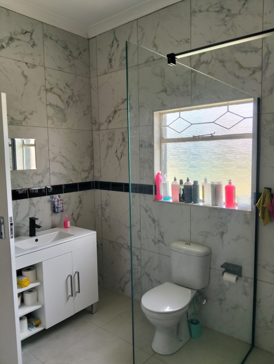 7 Bedroom Property for Sale in Lambton Gauteng