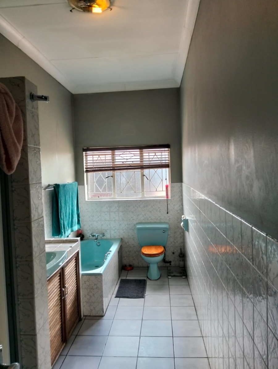 7 Bedroom Property for Sale in Lambton Gauteng