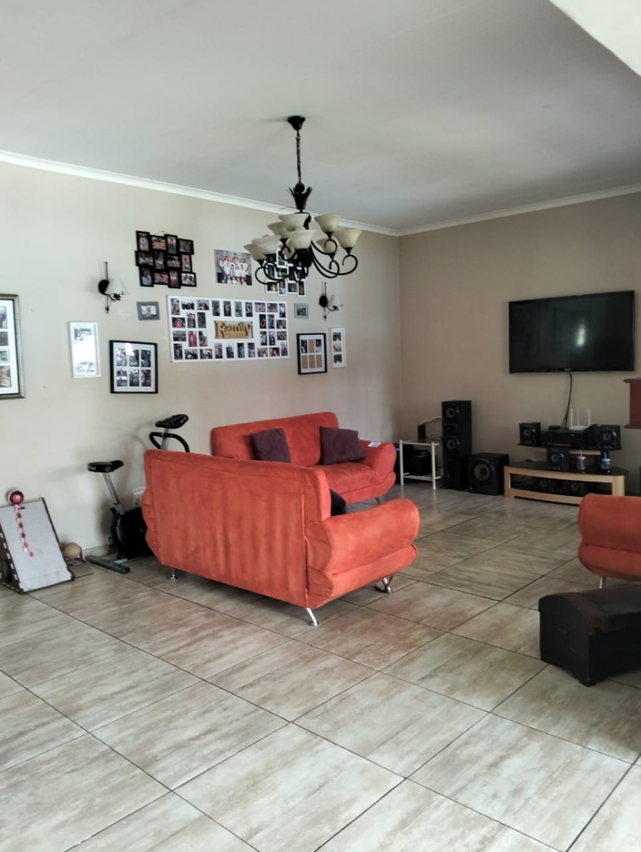7 Bedroom Property for Sale in Lambton Gauteng