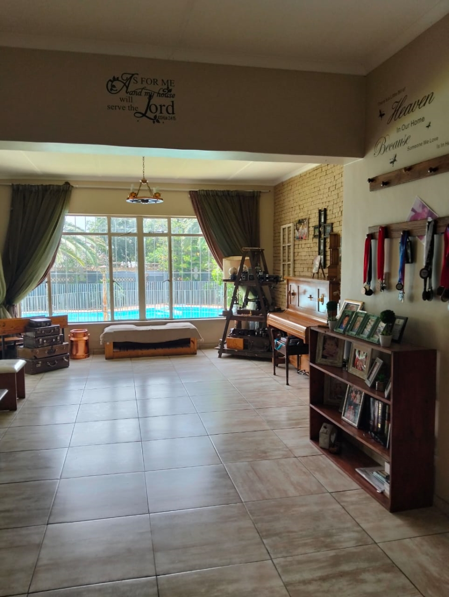 7 Bedroom Property for Sale in Lambton Gauteng