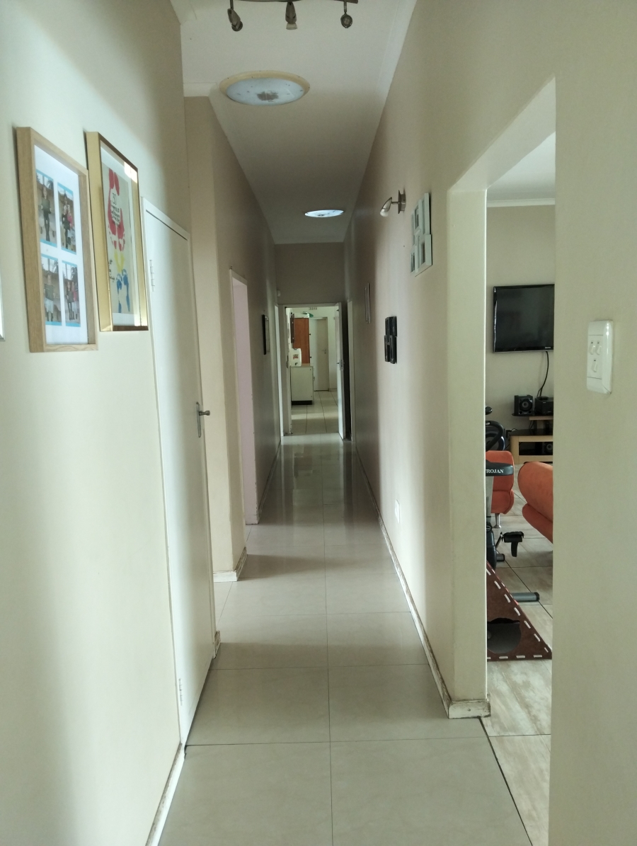 7 Bedroom Property for Sale in Lambton Gauteng