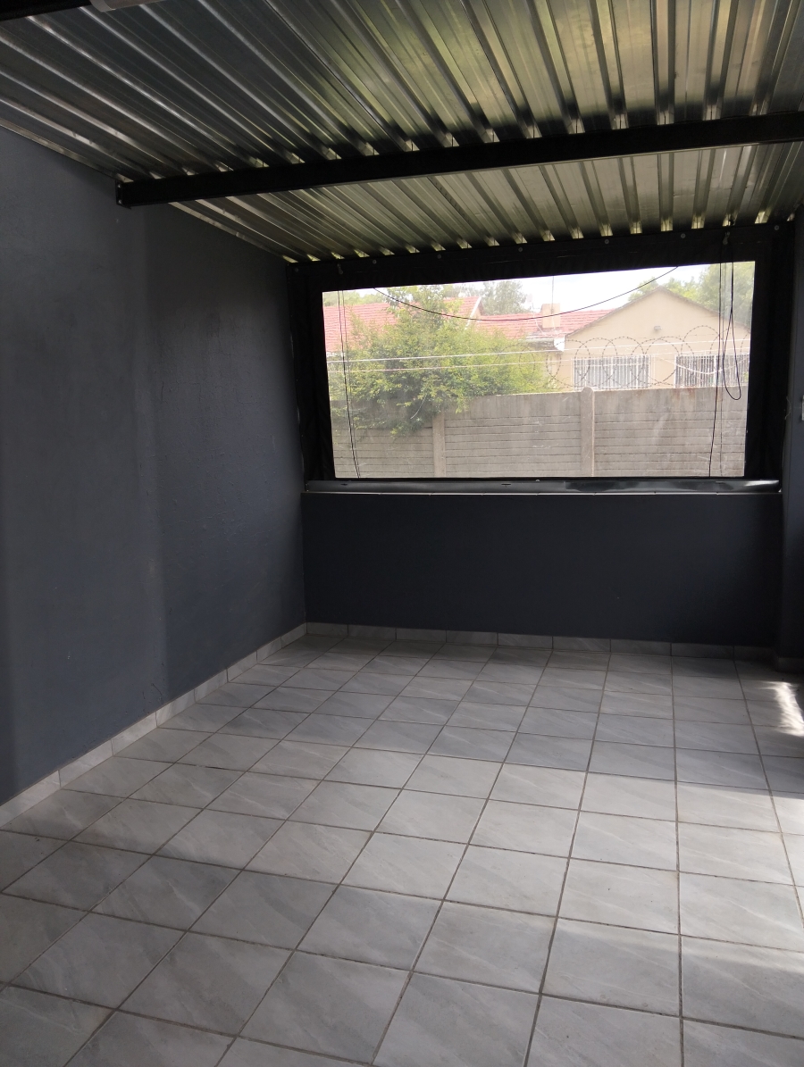 7 Bedroom Property for Sale in Lambton Gauteng