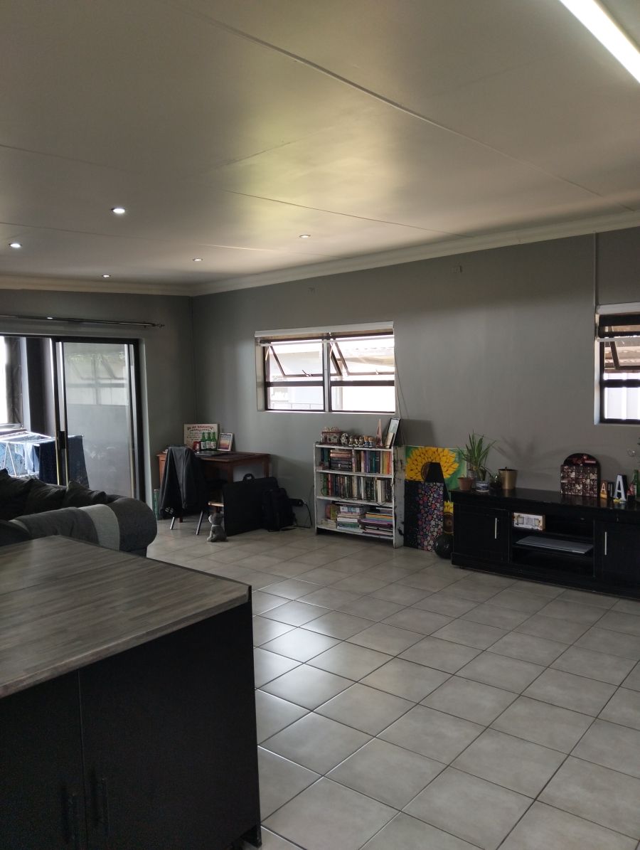 7 Bedroom Property for Sale in Lambton Gauteng