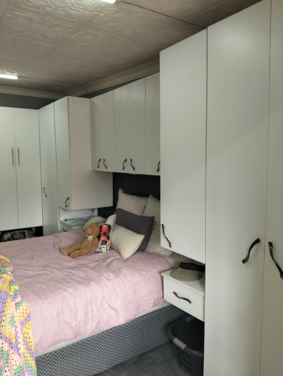 7 Bedroom Property for Sale in Lambton Gauteng