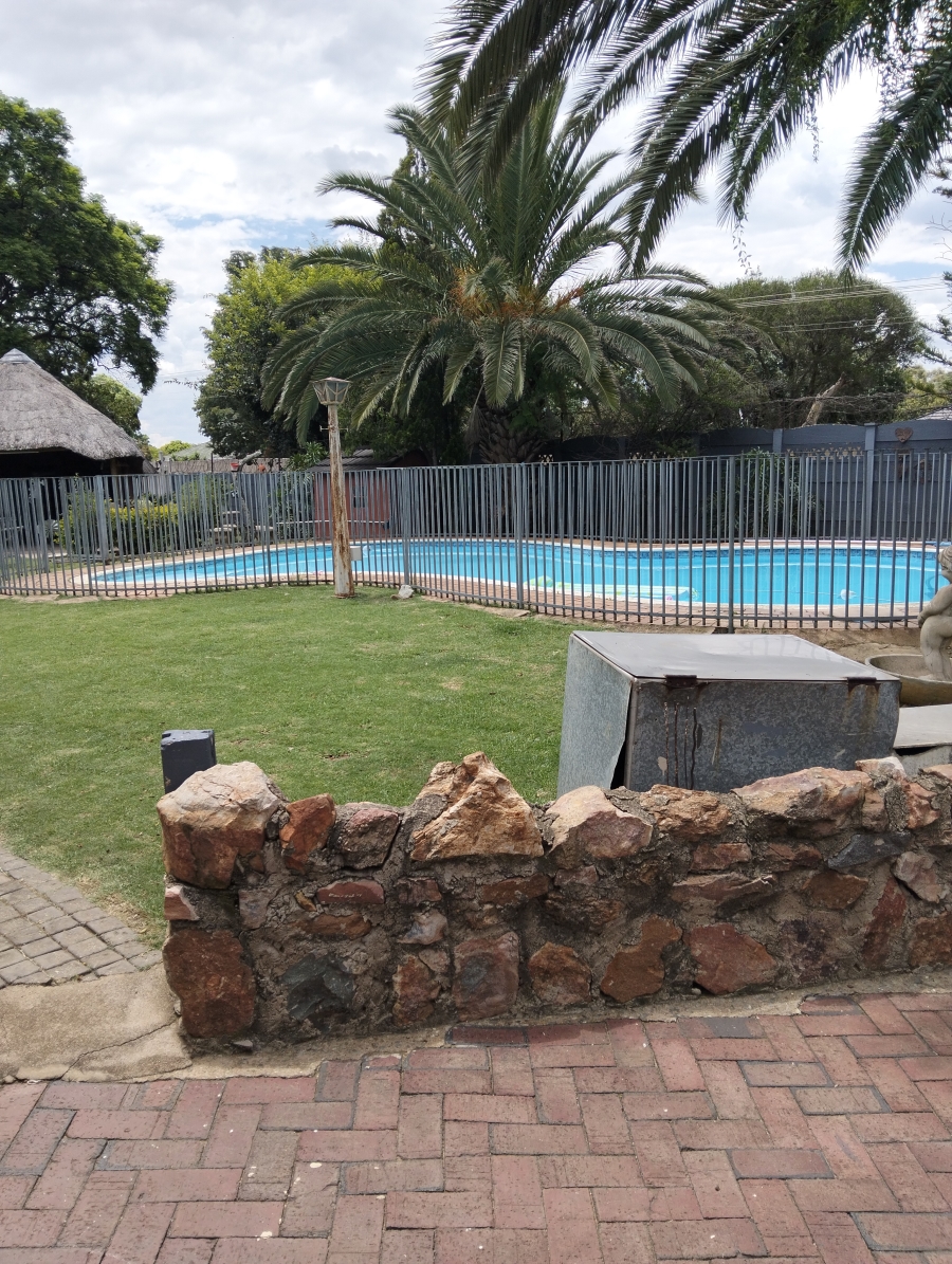 7 Bedroom Property for Sale in Lambton Gauteng