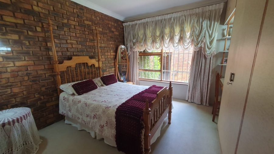 3 Bedroom Property for Sale in Mulbarton Gauteng