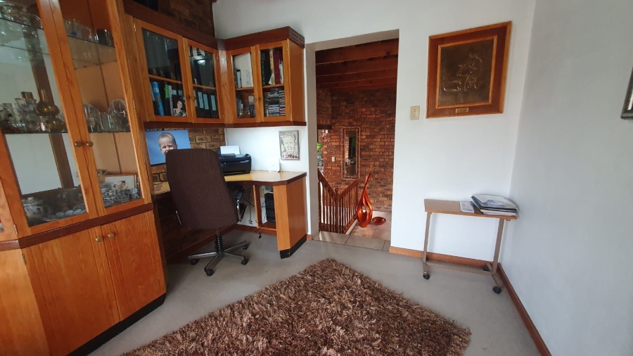 3 Bedroom Property for Sale in Mulbarton Gauteng