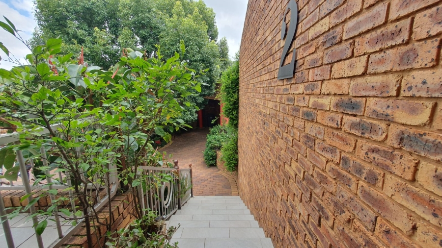 3 Bedroom Property for Sale in Mulbarton Gauteng