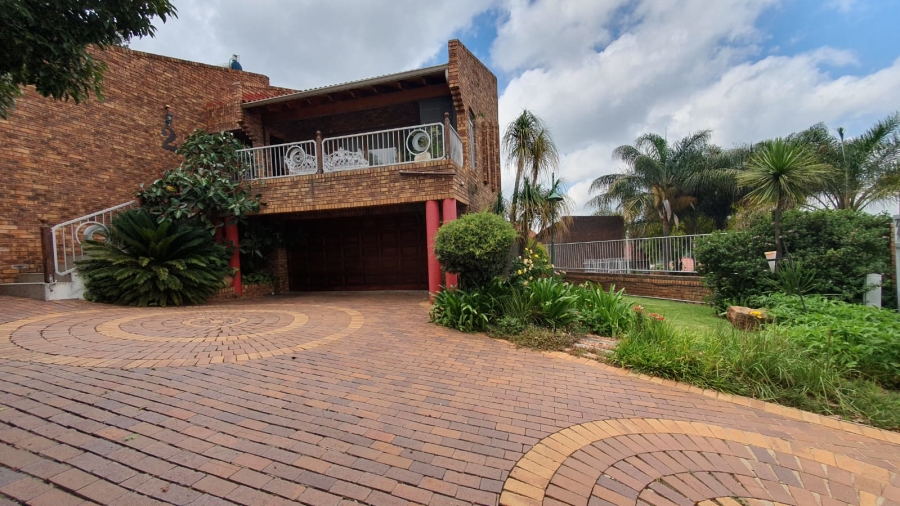 3 Bedroom Property for Sale in Mulbarton Gauteng