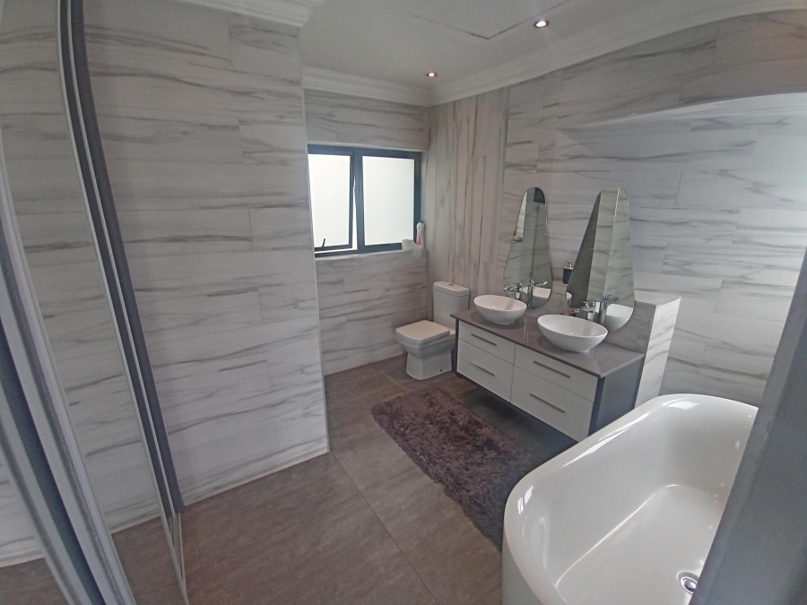 2 Bedroom Property for Sale in Bassonia Gauteng