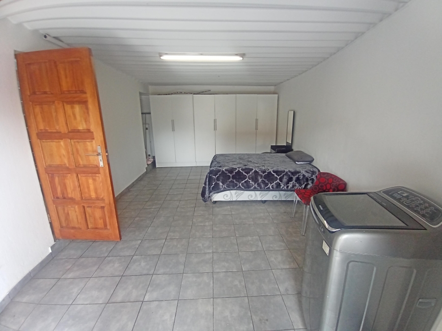 2 Bedroom Property for Sale in Bassonia Gauteng