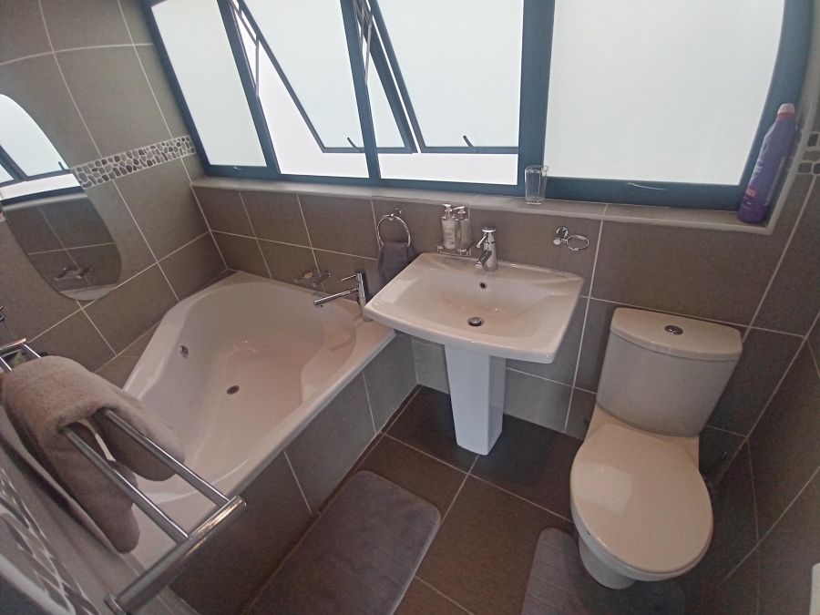 2 Bedroom Property for Sale in Bassonia Gauteng