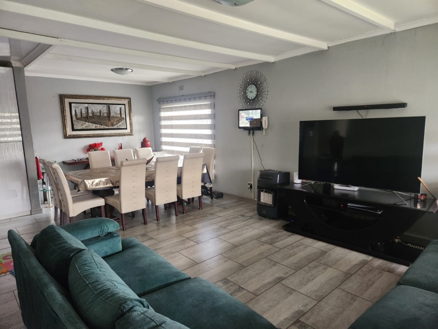 4 Bedroom Property for Sale in Evans Park Gauteng