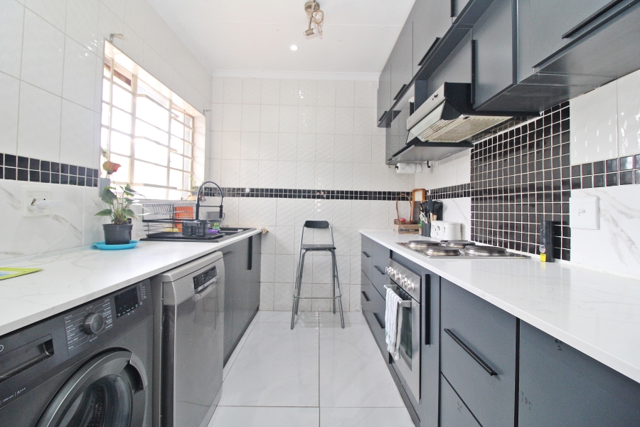 2 Bedroom Property for Sale in Klopperpark Gauteng