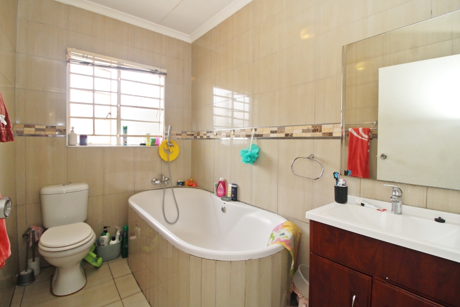 2 Bedroom Property for Sale in Klopperpark Gauteng
