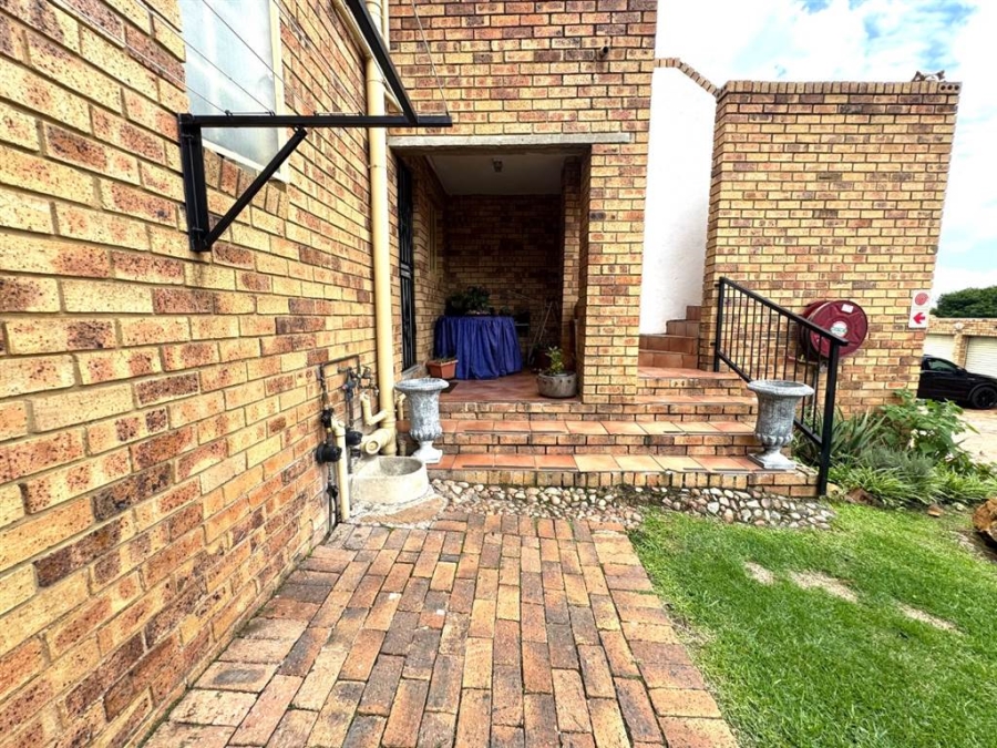 3 Bedroom Property for Sale in South Crest Gauteng