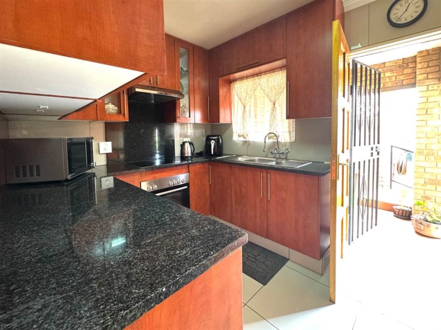 3 Bedroom Property for Sale in South Crest Gauteng