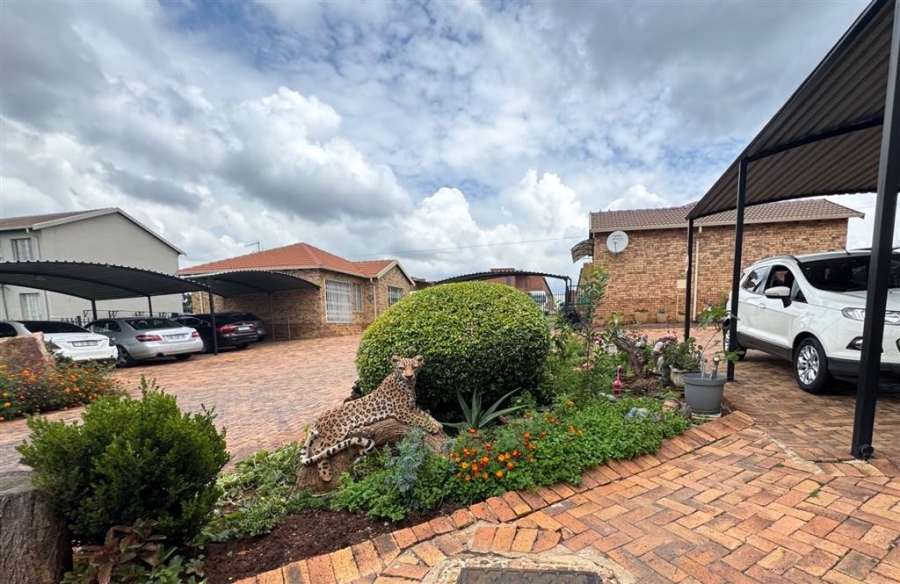 3 Bedroom Property for Sale in South Crest Gauteng