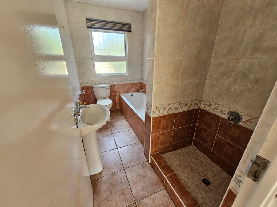 3 Bedroom Property for Sale in South Crest Gauteng