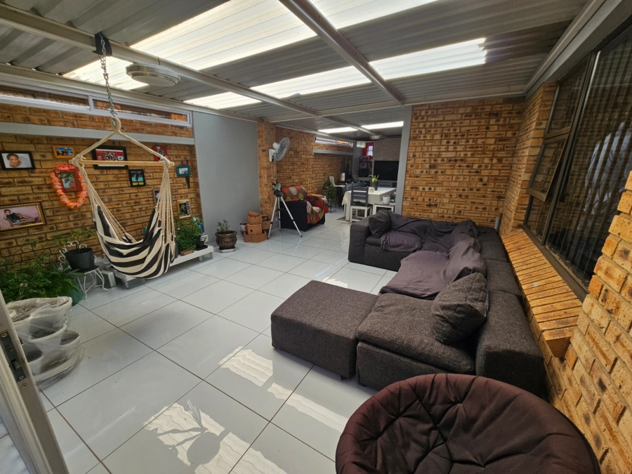3 Bedroom Property for Sale in New Redruth Gauteng
