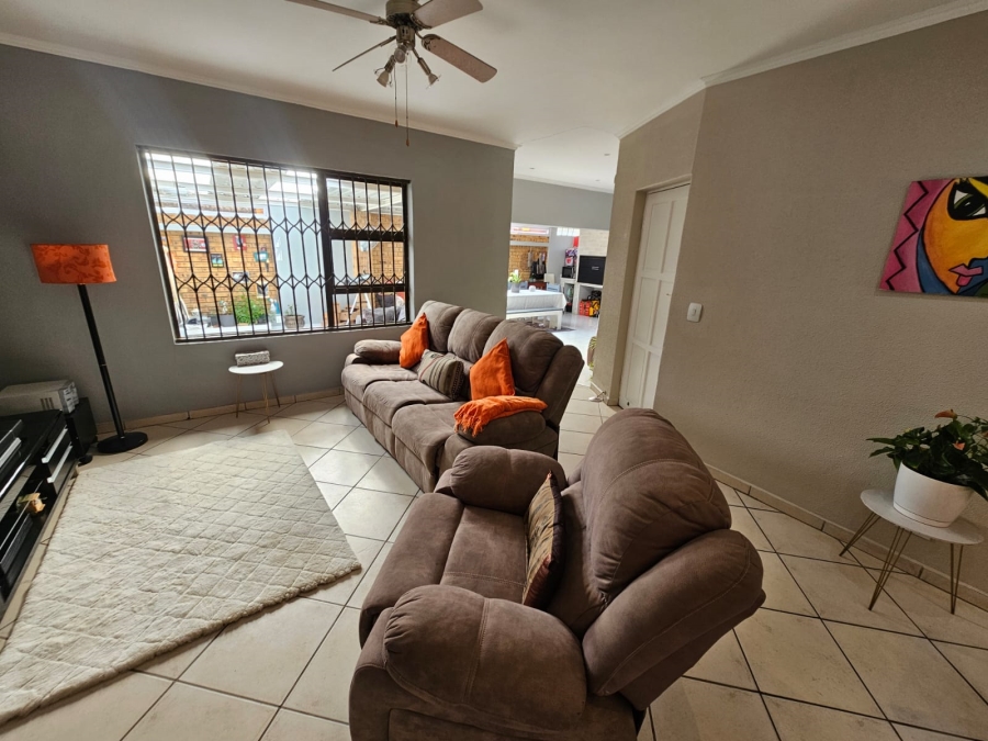 3 Bedroom Property for Sale in New Redruth Gauteng