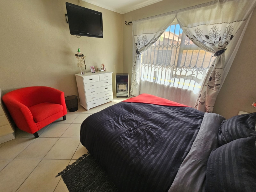 3 Bedroom Property for Sale in New Redruth Gauteng