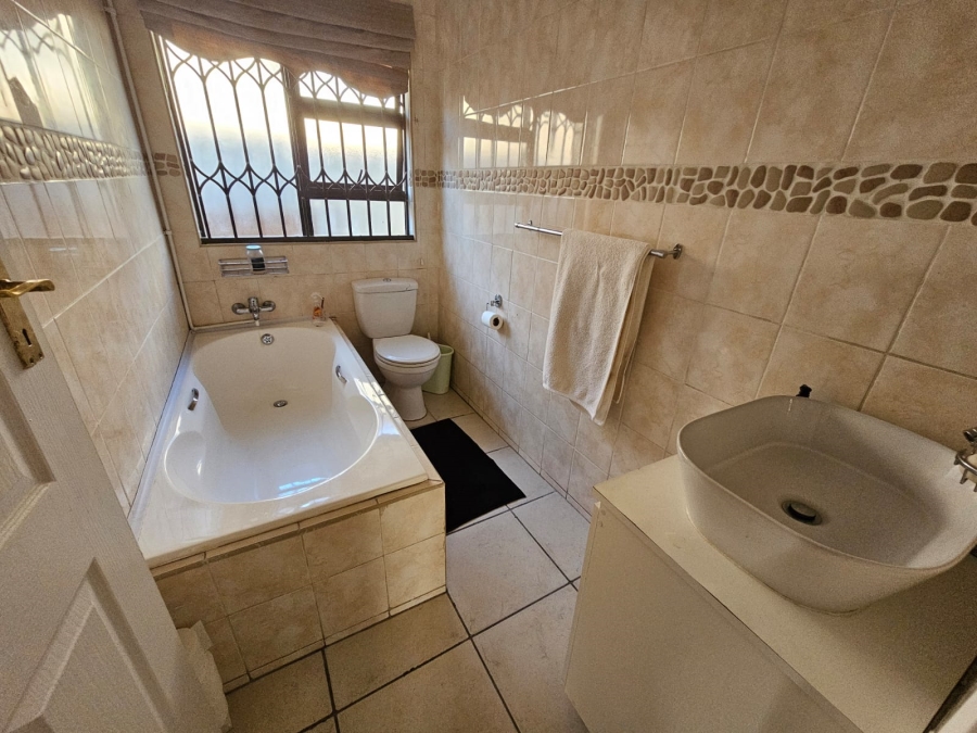 3 Bedroom Property for Sale in New Redruth Gauteng